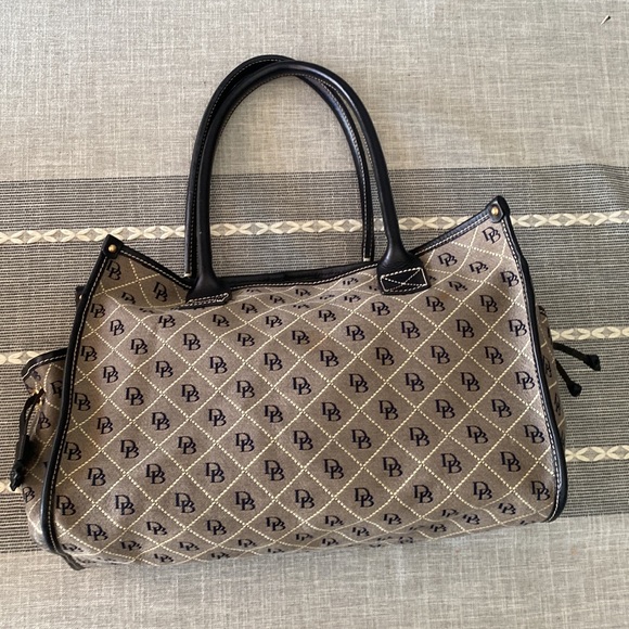 DOONEY & BOURKE Signature Tote Shoulder Bag Black Canvas - Picture 2 of 7